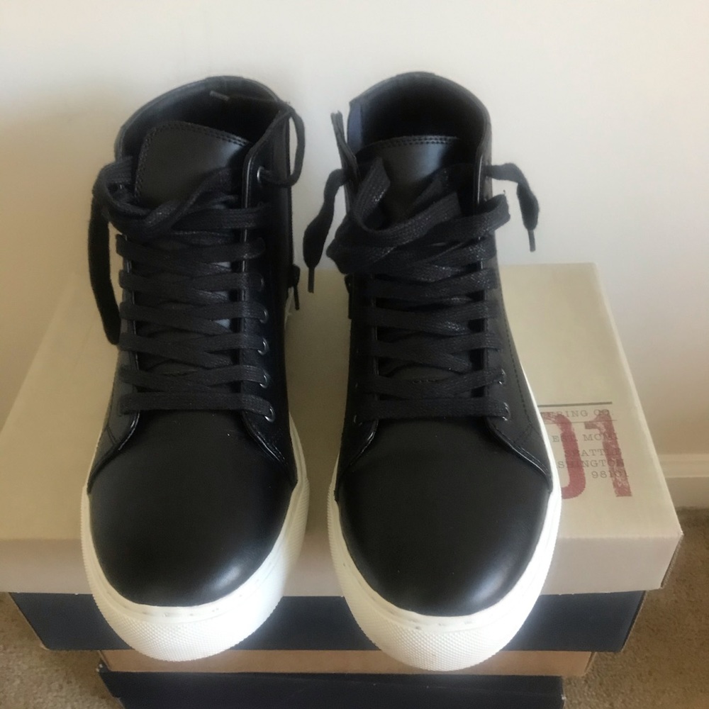 Mens Rail Sneakers Size 11